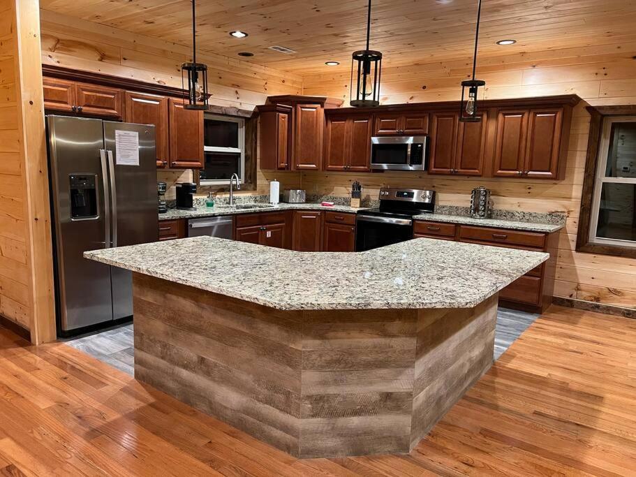 * * 4 Master Bedrooms, Views, Theater, Arcade, Evc Gatlinburg Extérieur photo