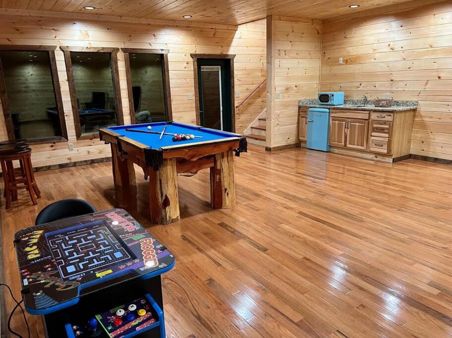 * * 4 Master Bedrooms, Views, Theater, Arcade, Evc Gatlinburg Extérieur photo