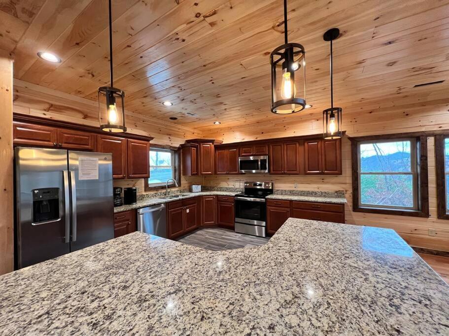 * * 4 Master Bedrooms, Views, Theater, Arcade, Evc Gatlinburg Extérieur photo