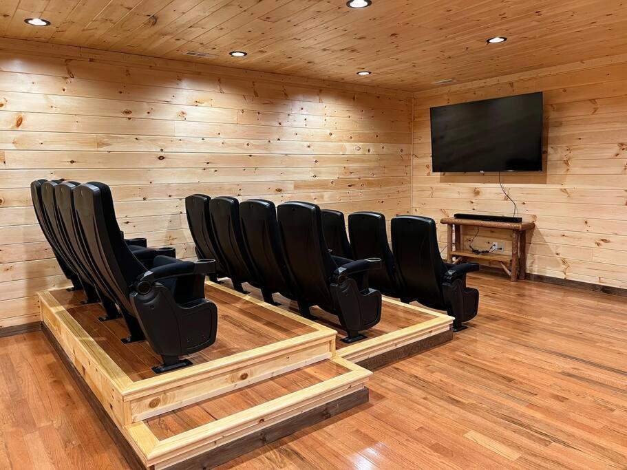 * * 4 Master Bedrooms, Views, Theater, Arcade, Evc Gatlinburg Extérieur photo